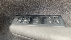 Volvo XC40 2.0 B3P Plus Dark 5dr Auto Petrol Estate